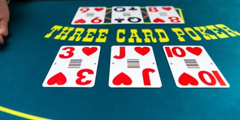 Bài Three Card Poker - Luật chơi cơ bản và mẹo thắng nhanh 2 Tìm hiểu về trò chơi bài Three Card Poker