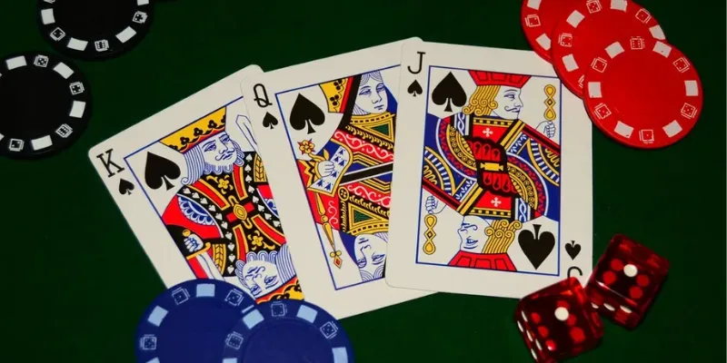 Bài Three Card Poker - Luật chơi cơ bản và mẹo thắng nhanh 4 Chiến lược chơi Bài Three Card Poker hiệu quả